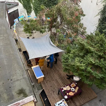 Vysoka Emf/stp Apartment *