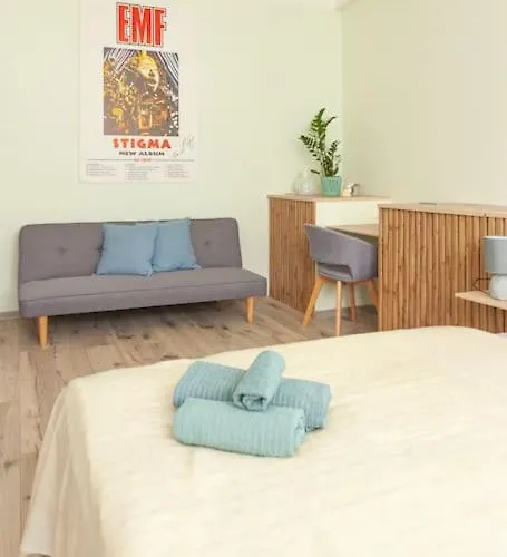 Vysoka Emf/stp Apartment Bratislava